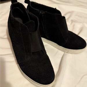 Steve Madden Black Wedge Zip Women's Sneakers. Size 7